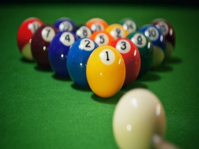 So Sánh Bản Gốc và Bản Hack 8 Ball Pool